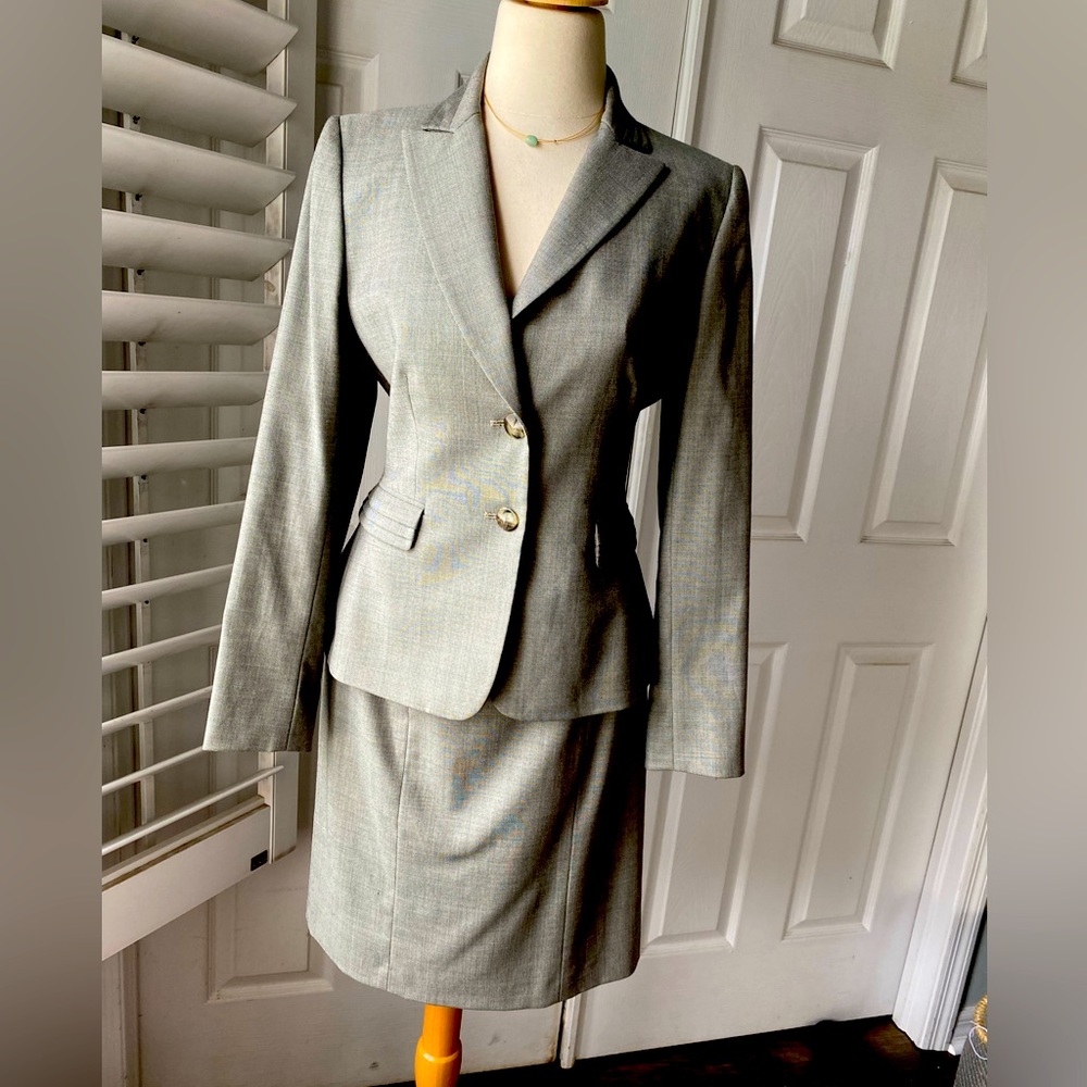 Antonio Melani Olive Green Size 4 Suit